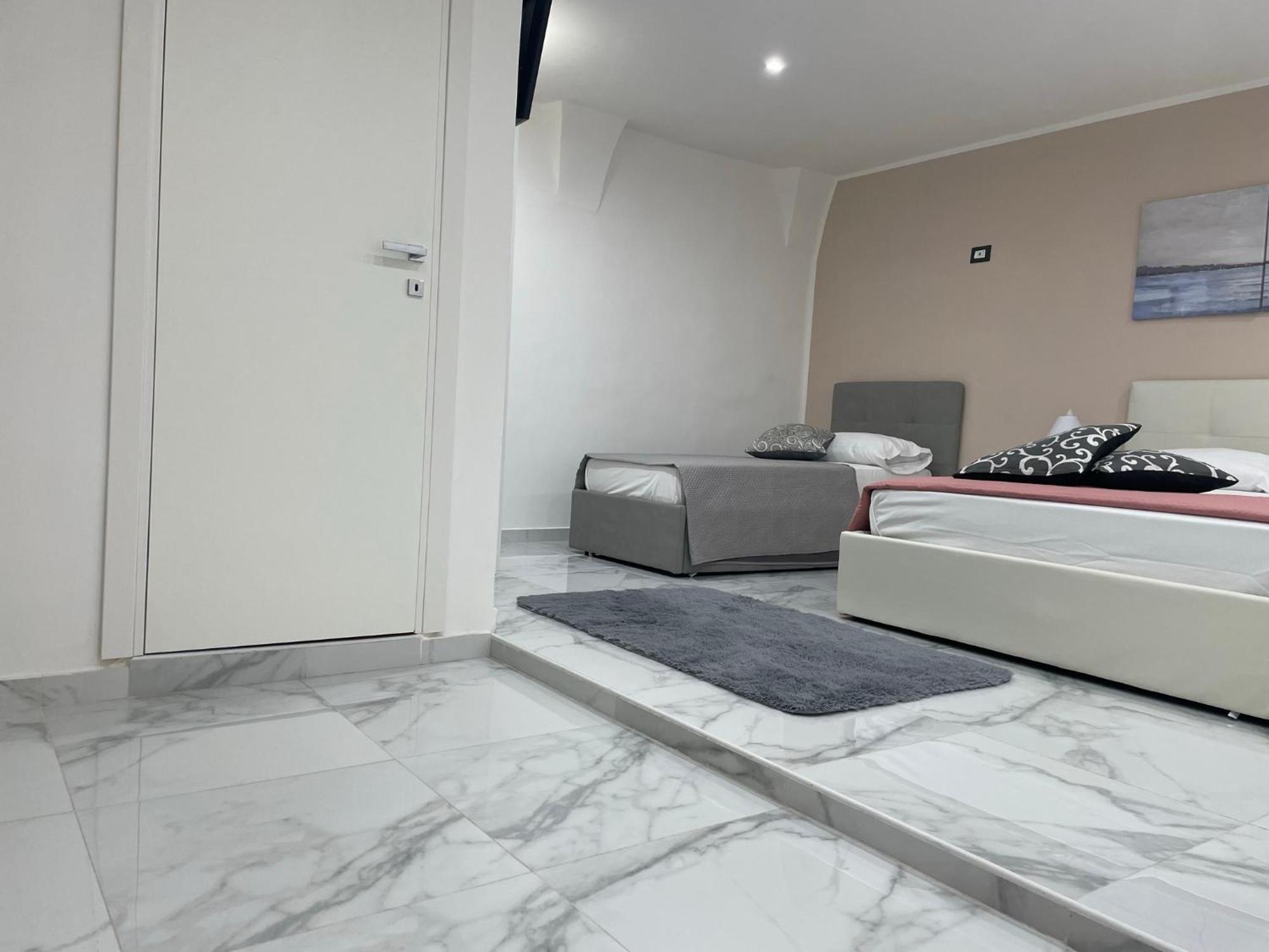Ludben House Hotel Napoli Ngoại thất bức ảnh