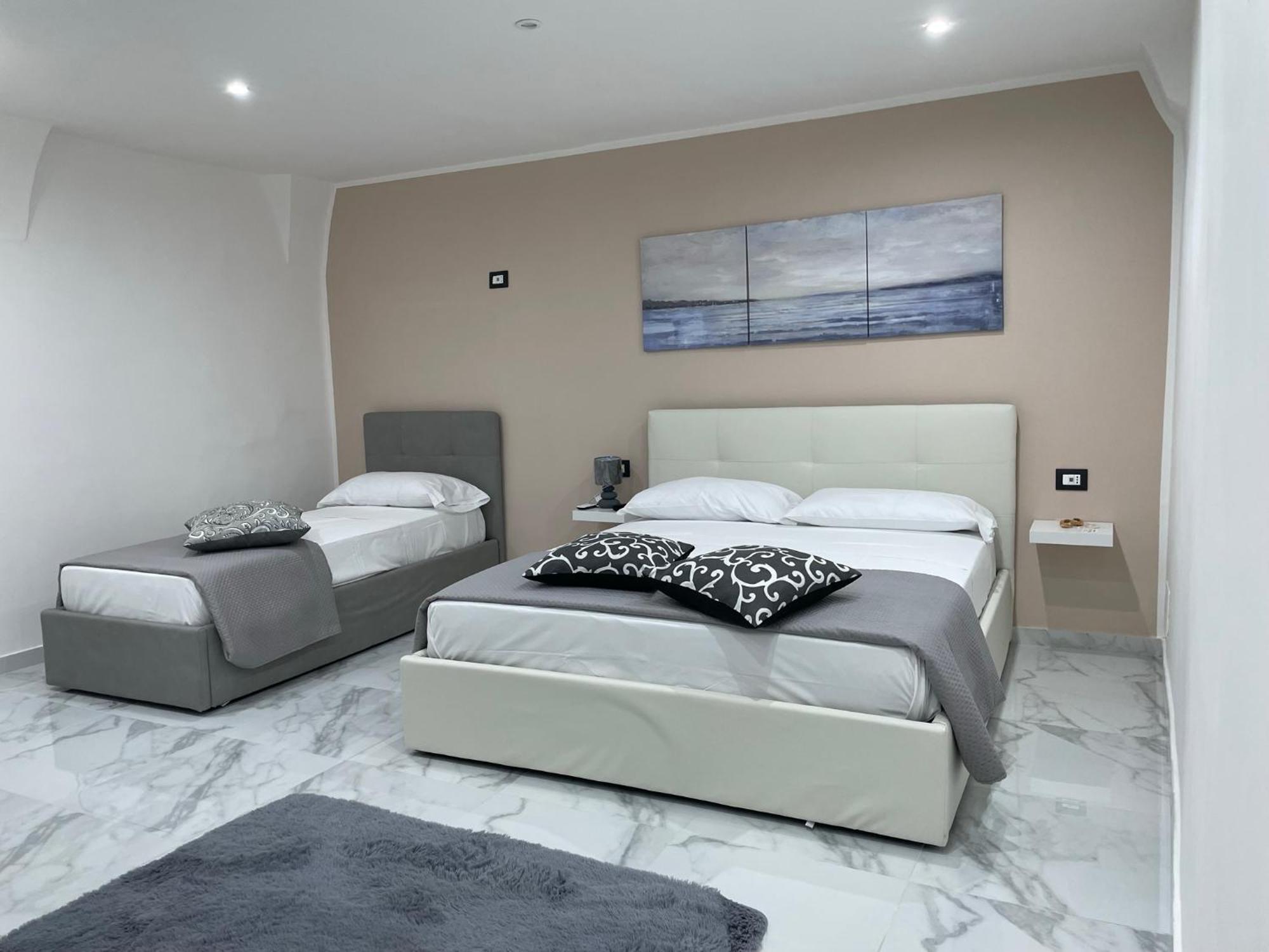 Ludben House Hotel Napoli Ngoại thất bức ảnh